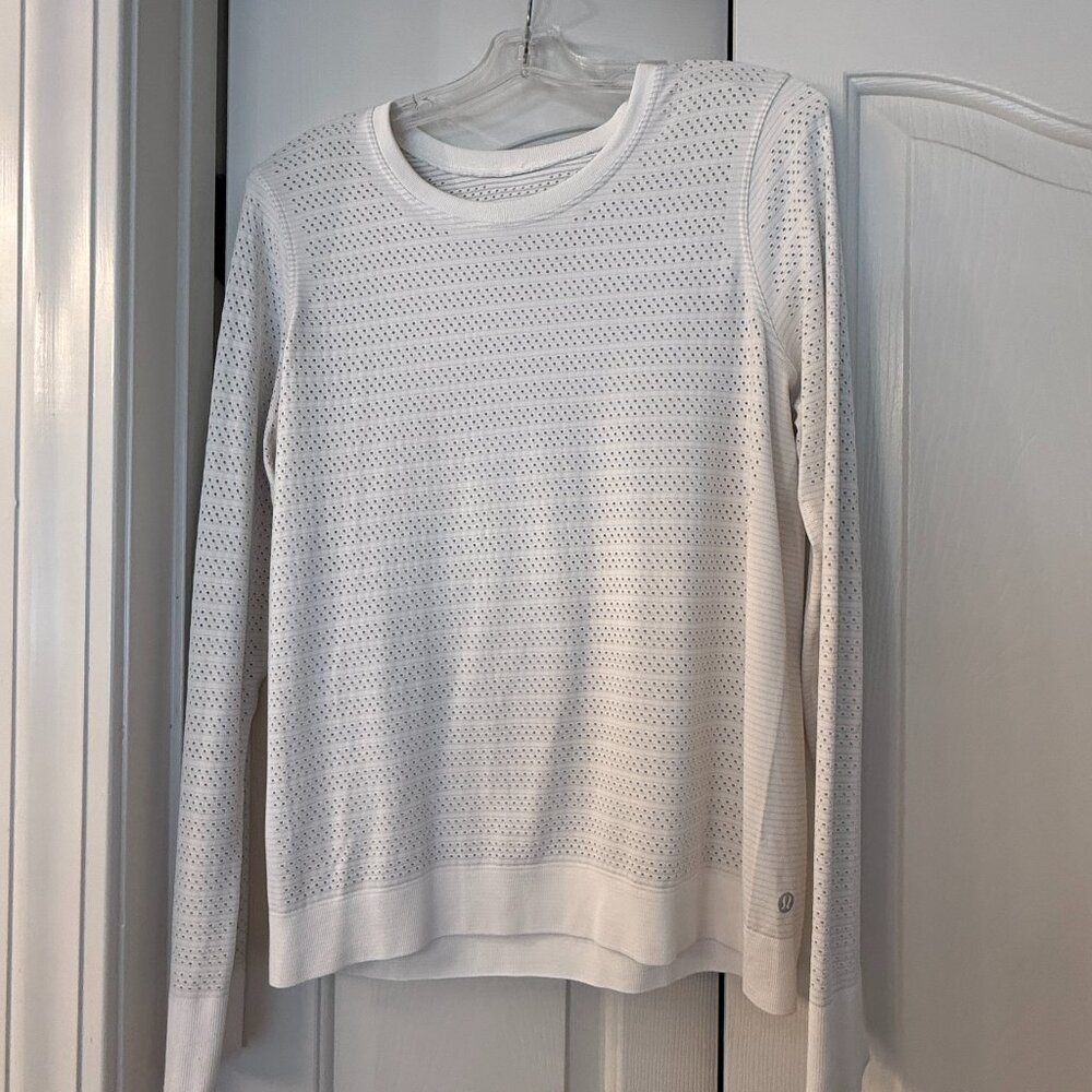 Lululemon White Long Sleeved Top - Medium